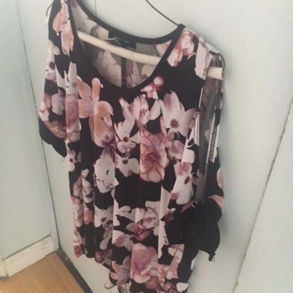 Cold-shoulder Blouse